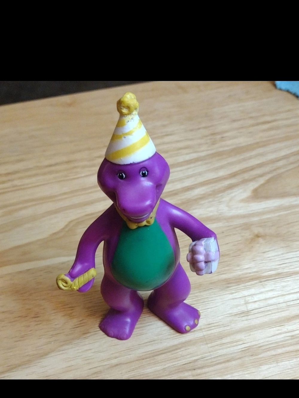 Vintage Barney The Purple Dinosaur Figurine Birthday Hat & Horn The Lyons Group